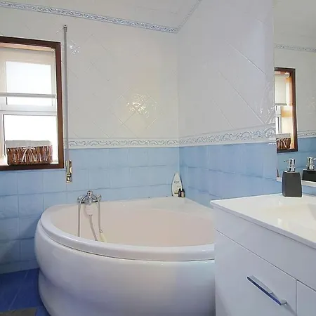 Casa Com Piscina 10 Pessoas - 5 Min Da *